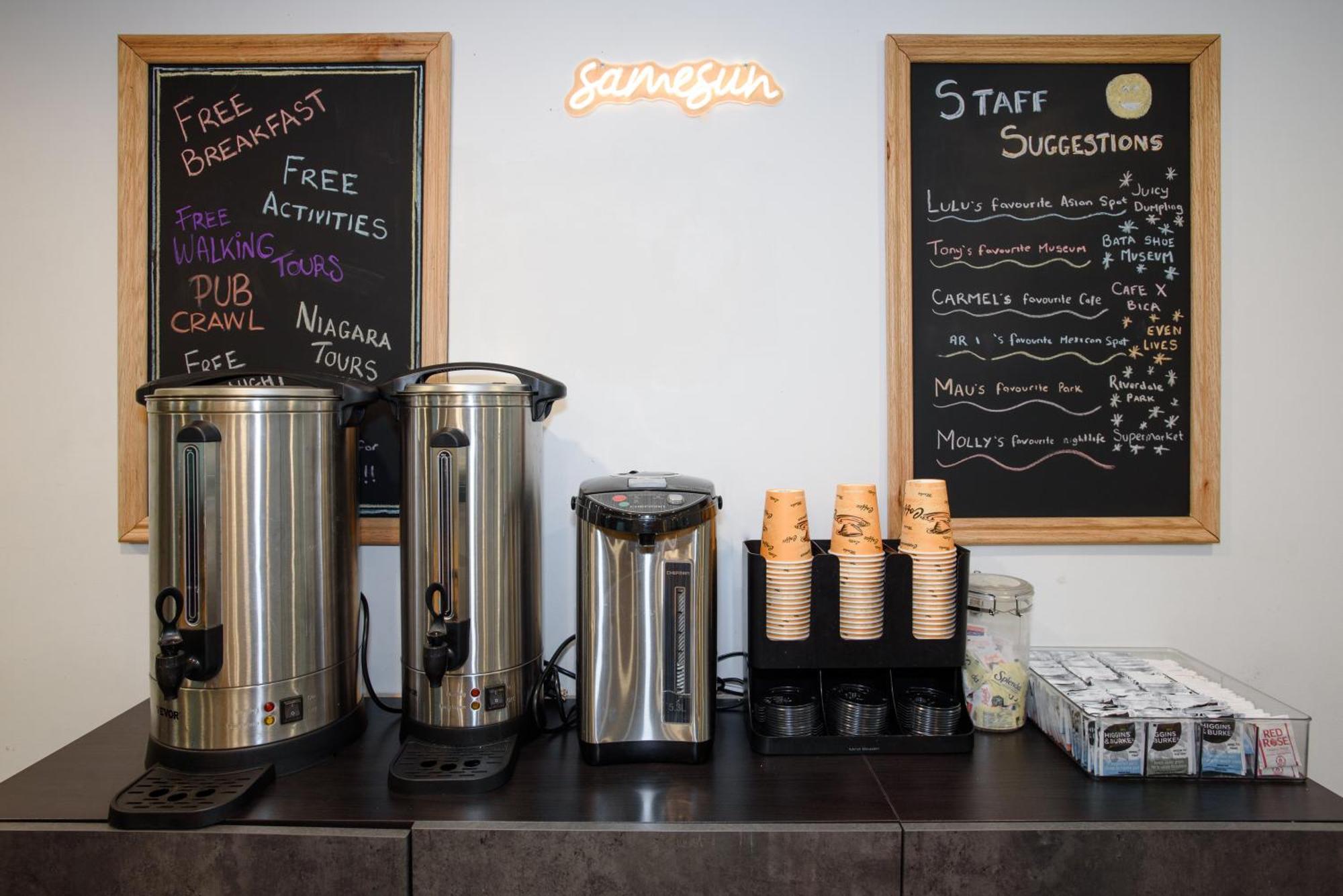 Samesun Toronto Hostel ภายนอก รูปภาพ