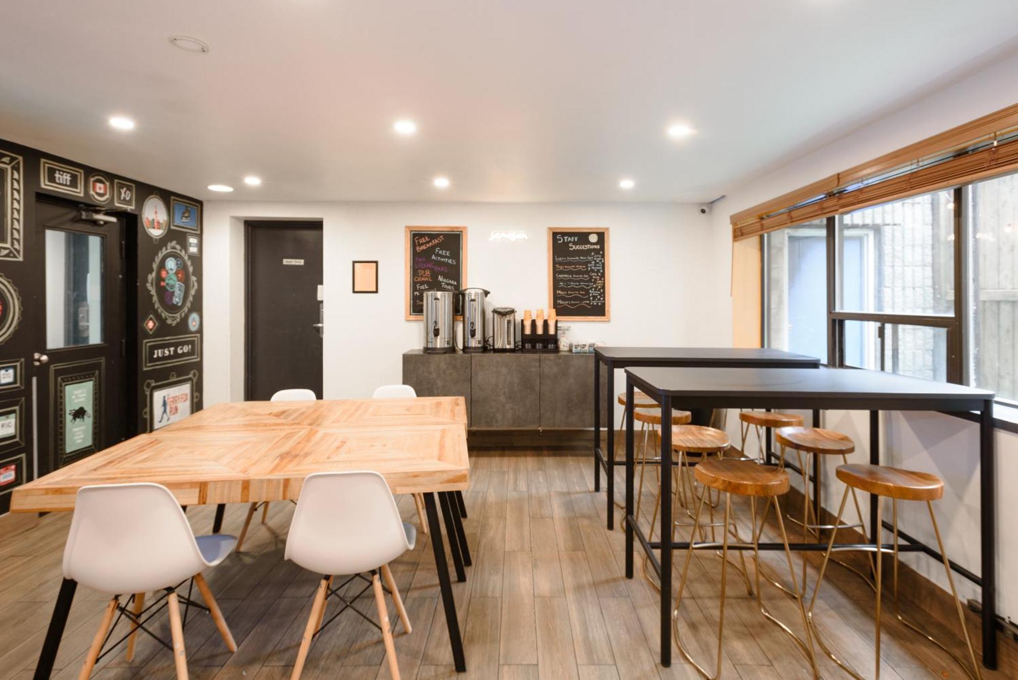 Samesun Toronto Hostel ภายนอก รูปภาพ